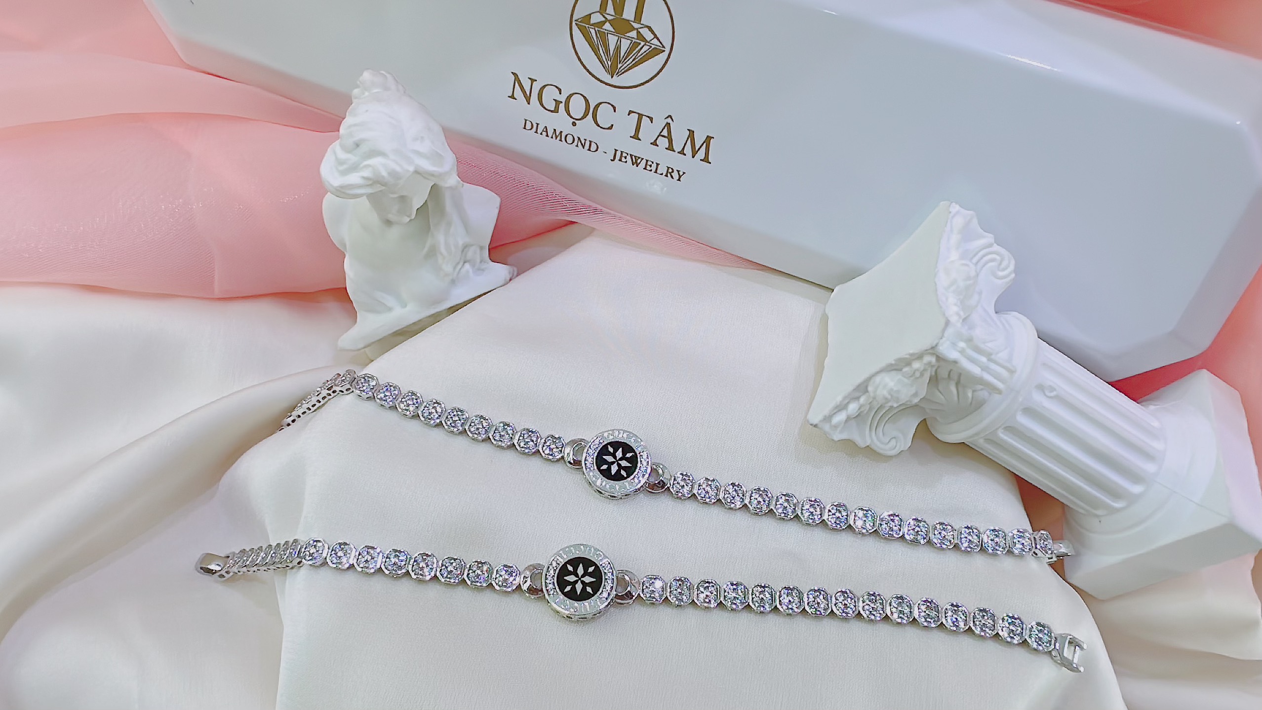 Lắc tay vàng 750 - 02