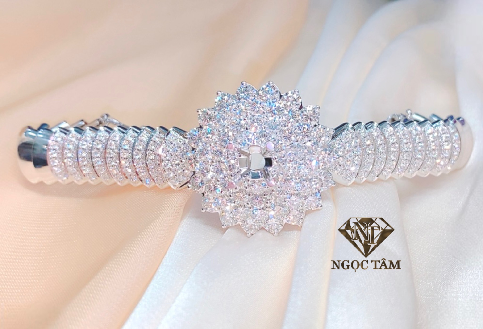 LẮC XOÀN MỘT VIÊN CHỦ - LX00246